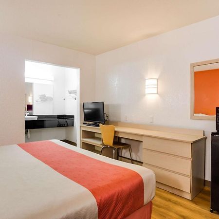 Motel 6-Fayetteville, Ar Екстериор снимка