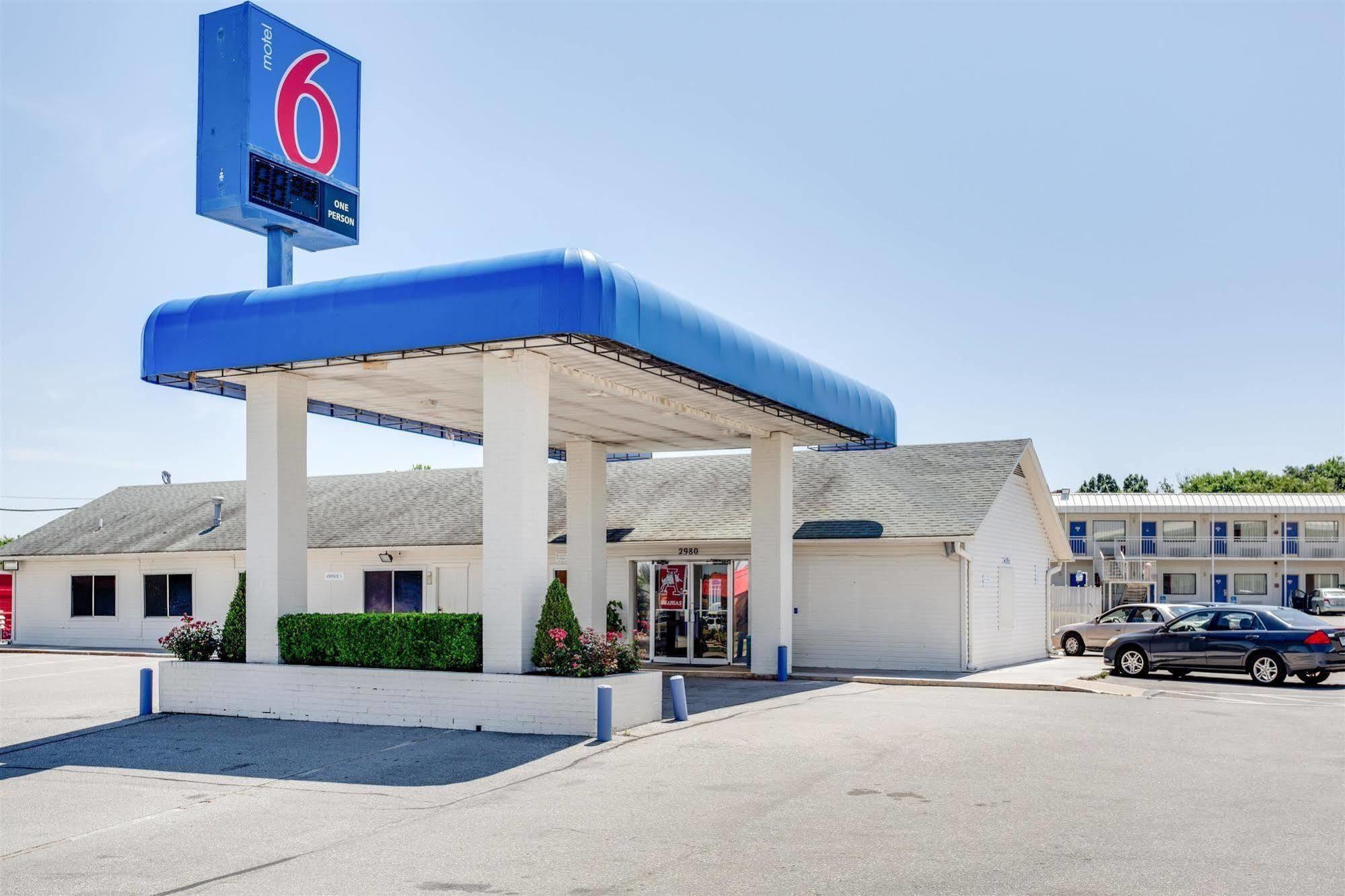 Motel 6-Fayetteville, Ar Екстериор снимка
