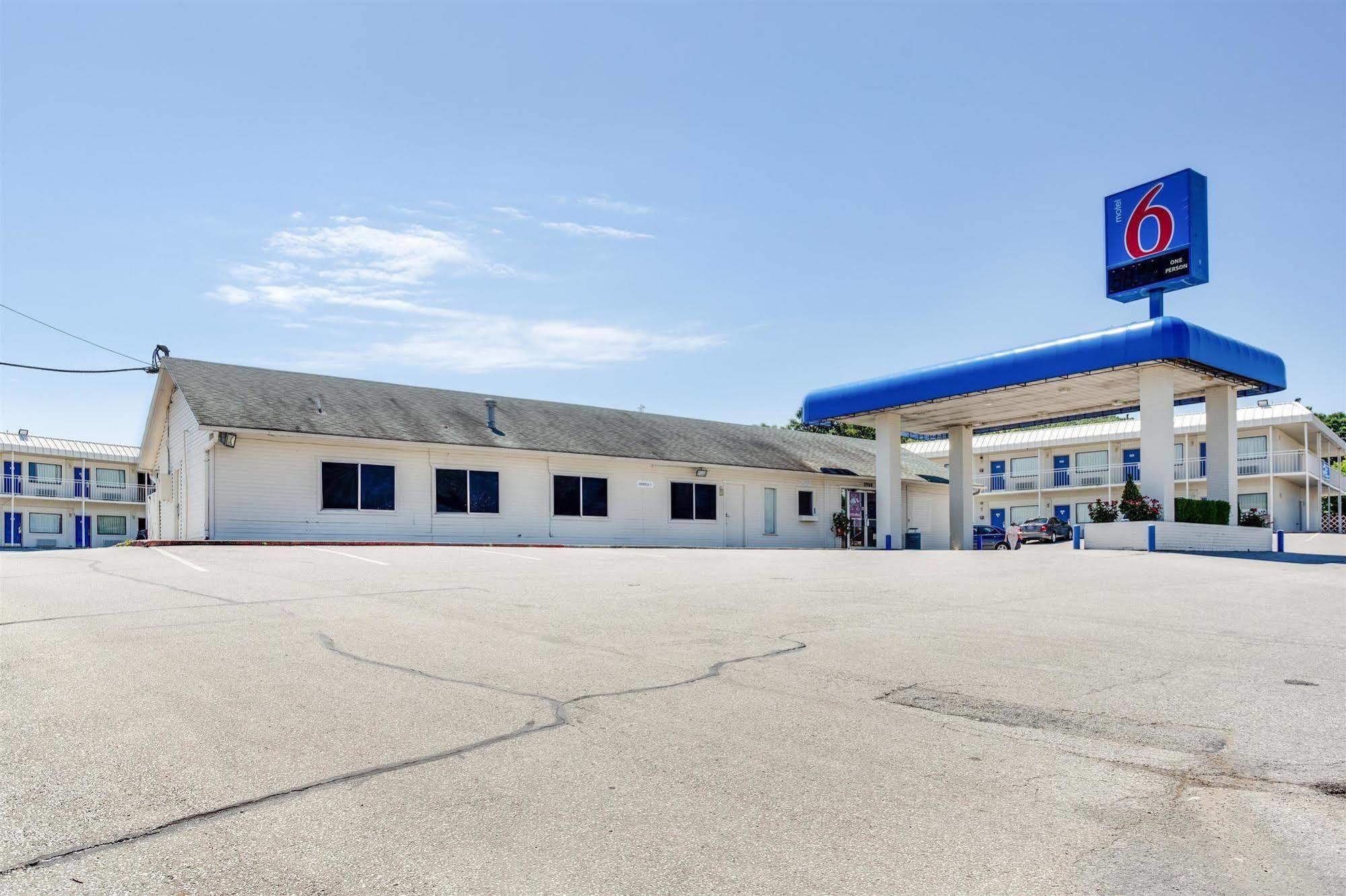 Motel 6-Fayetteville, Ar Екстериор снимка