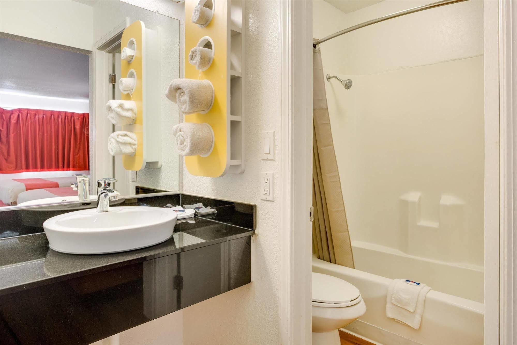 Motel 6-Fayetteville, Ar Екстериор снимка