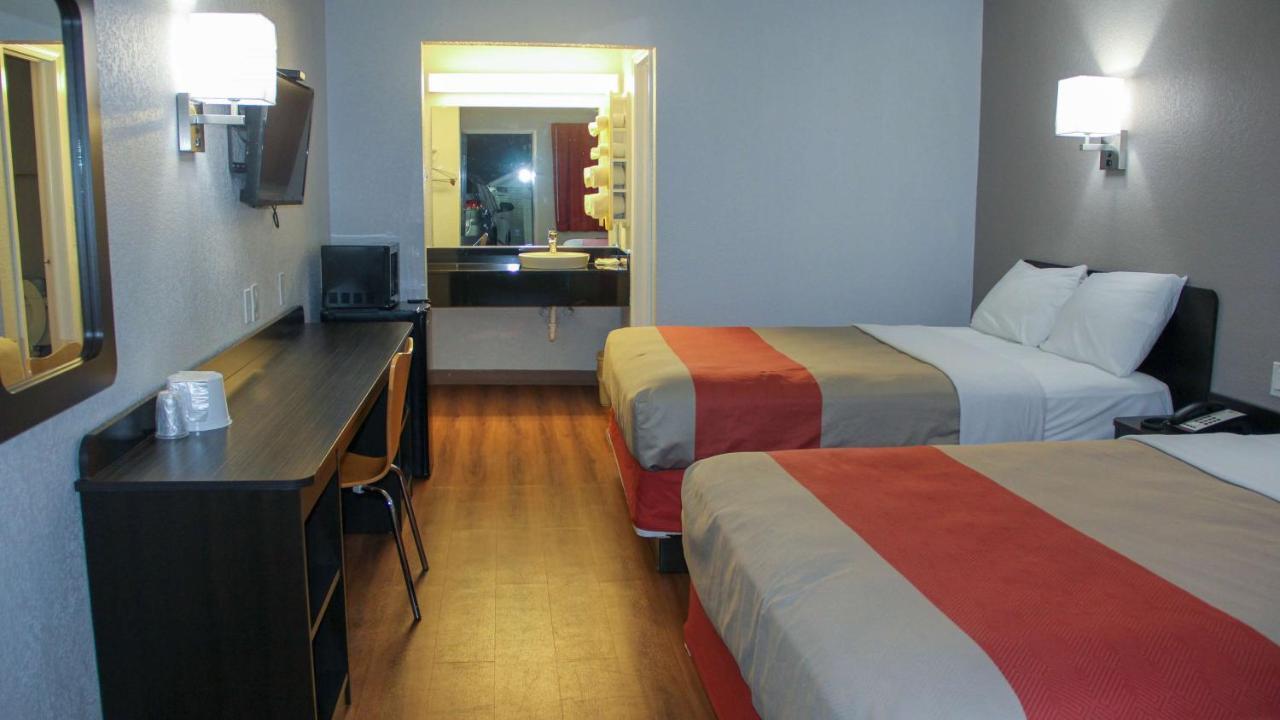 Motel 6-Fayetteville, Ar Екстериор снимка